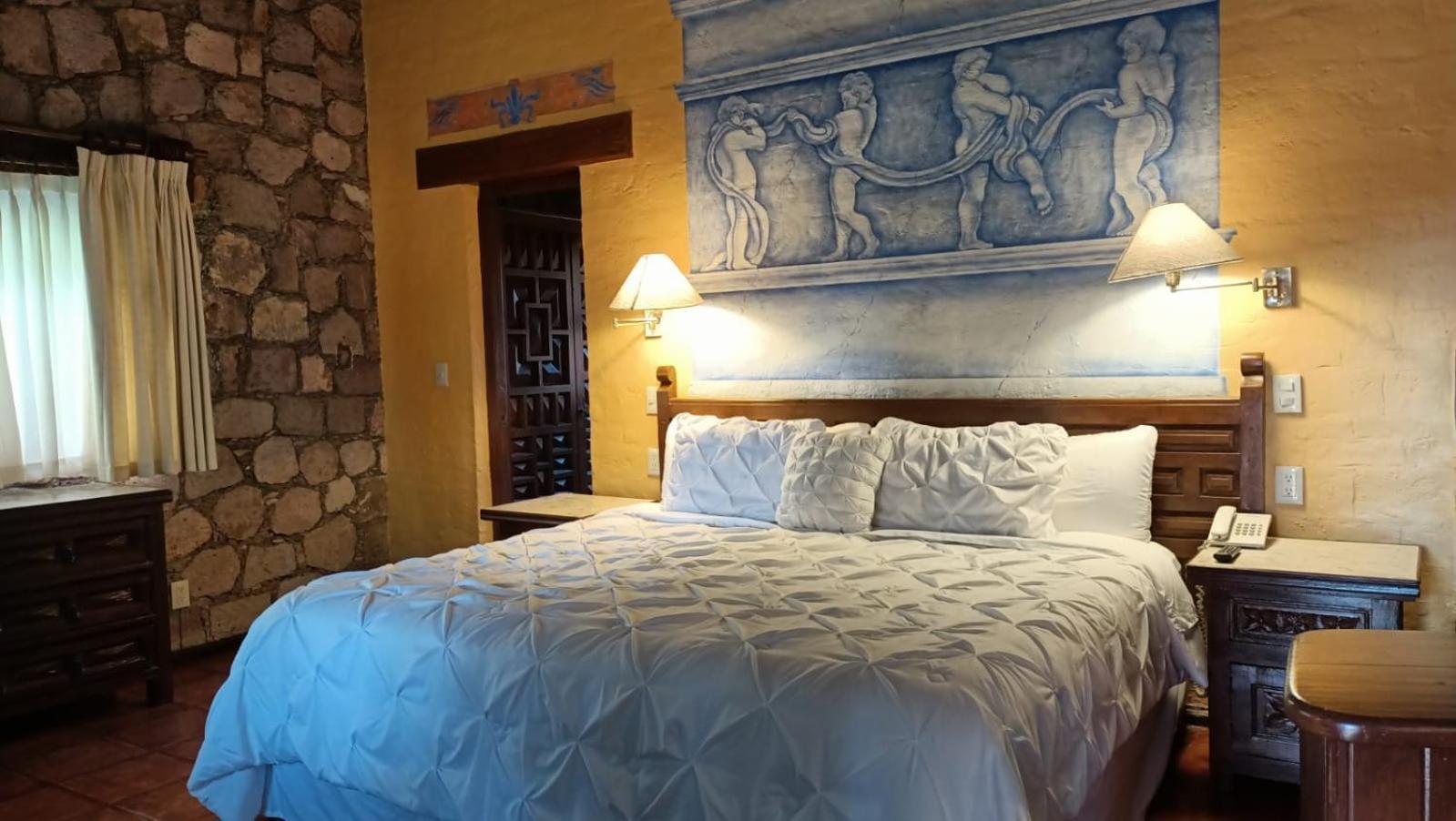 Villa San Jose Hotel & Suites Morelia Buitenkant foto