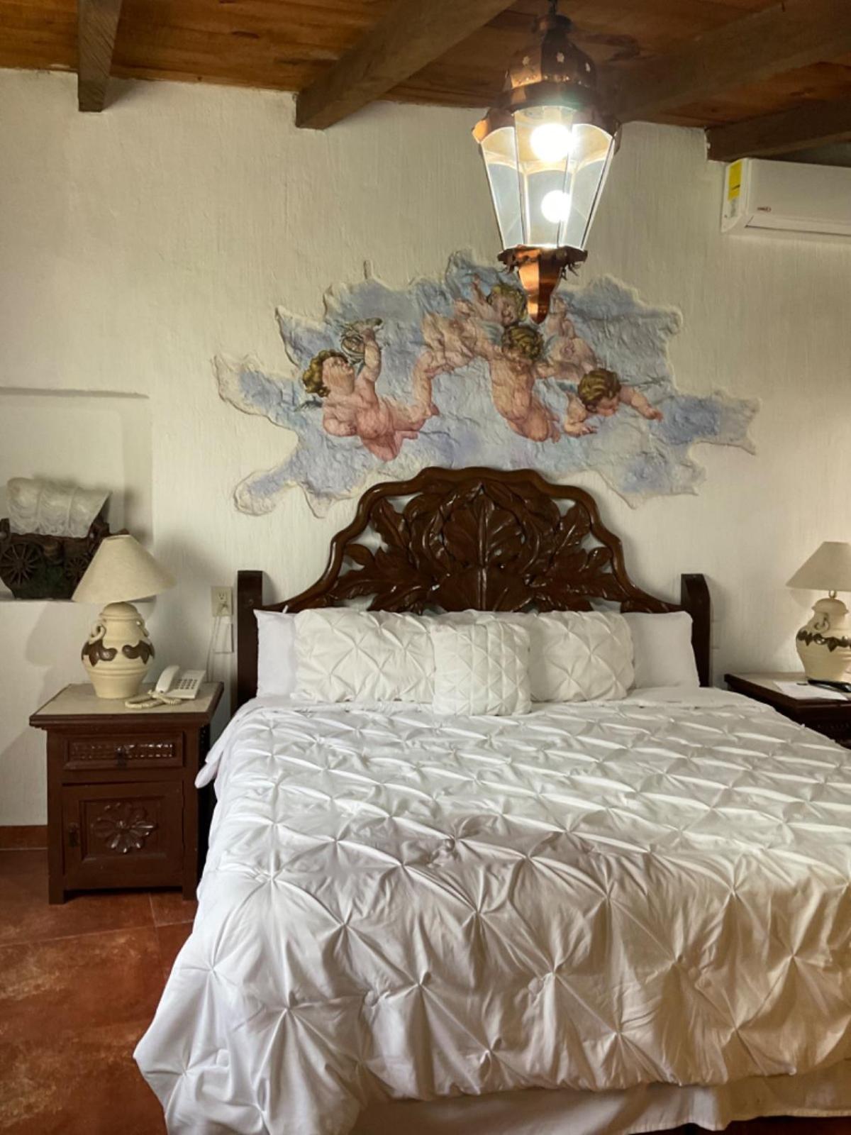 Villa San Jose Hotel & Suites Morelia Buitenkant foto