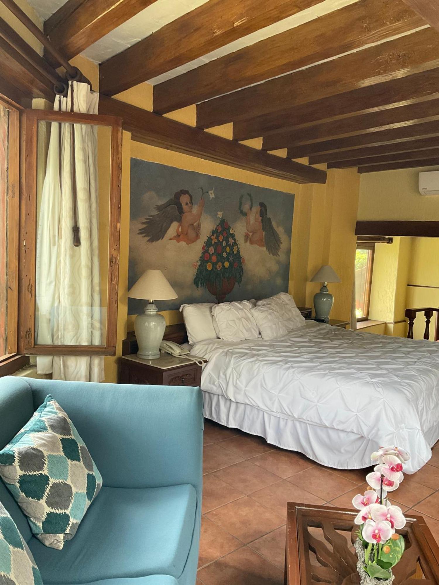 Villa San Jose Hotel & Suites Morelia Buitenkant foto