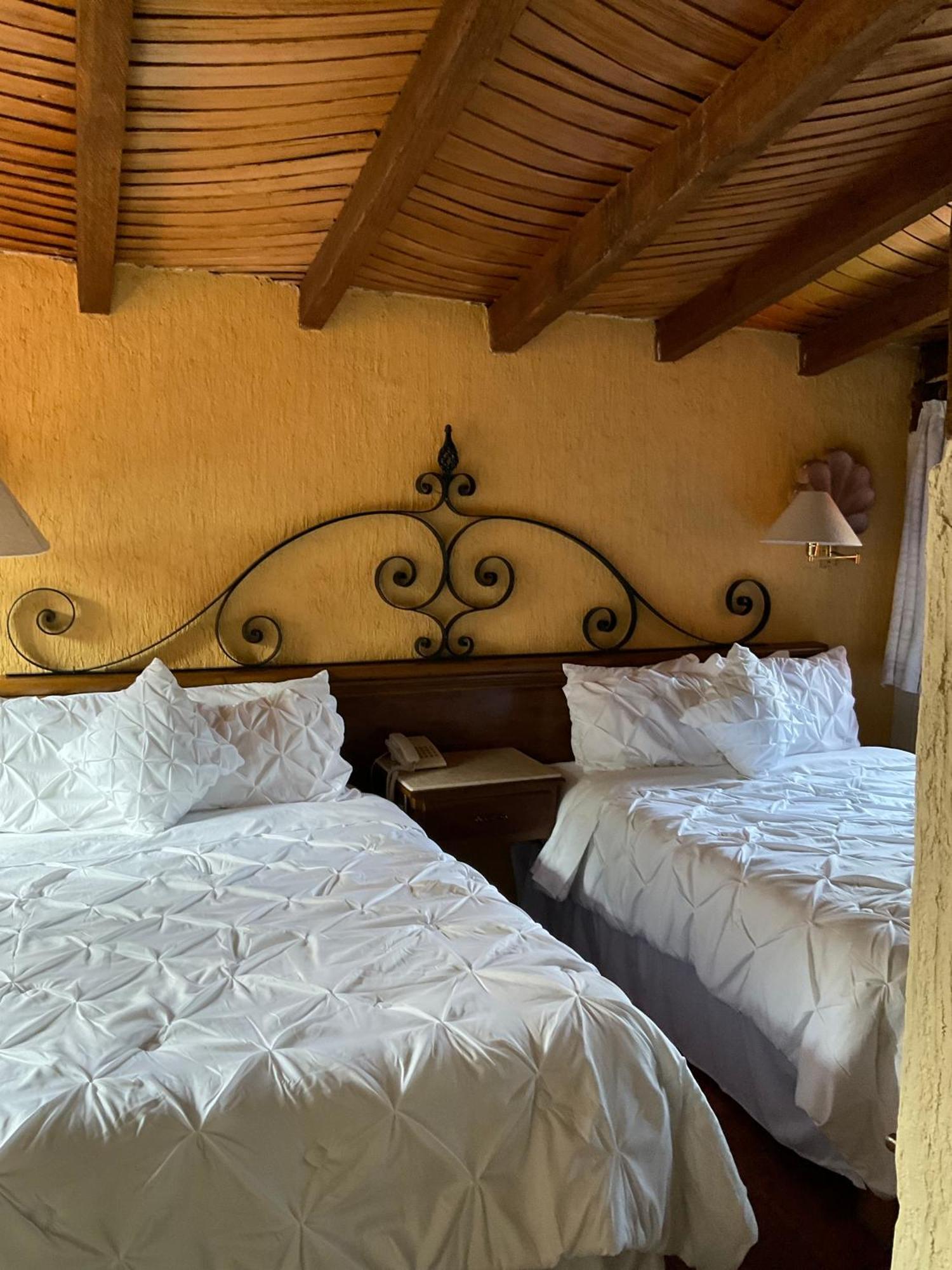Villa San Jose Hotel & Suites Morelia Buitenkant foto